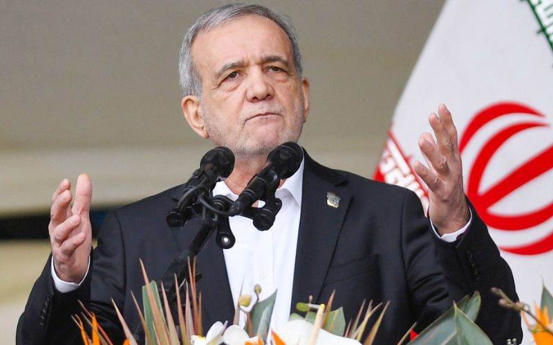 امریکی بحری ناکہ بندی ناکامی سے دوچار ہے گی: ایرانی صدر پیزشکیان